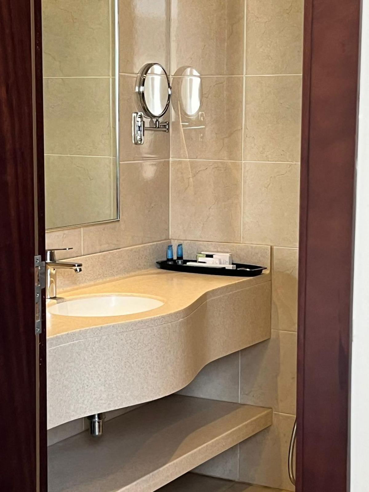 فندق قمر جدة Qamar Hotel جدة المظهر الخارجي الصورة